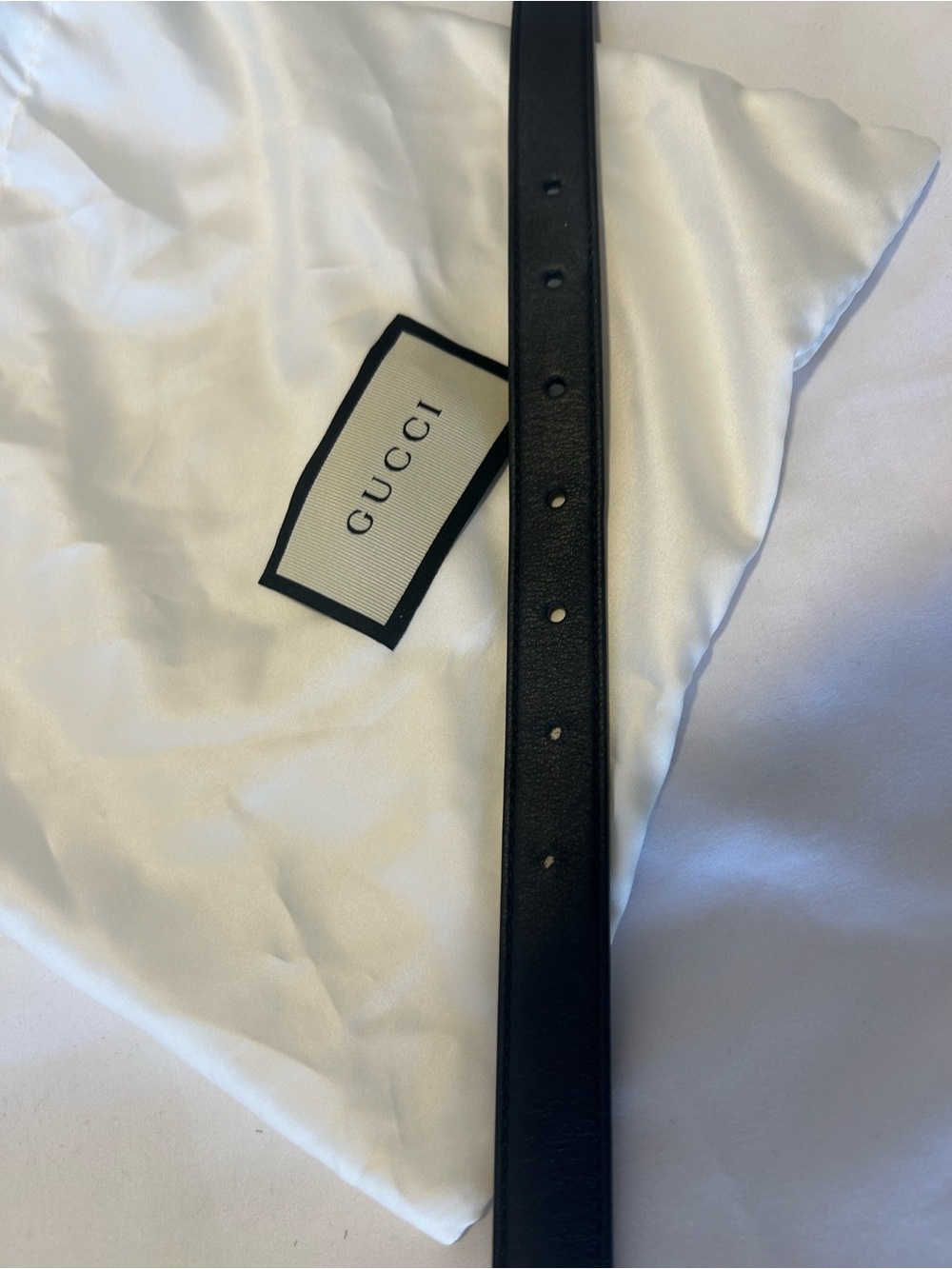 Gucci Black Leather Strap Belt with Subtle Gold Accents - Picture 3 of 6